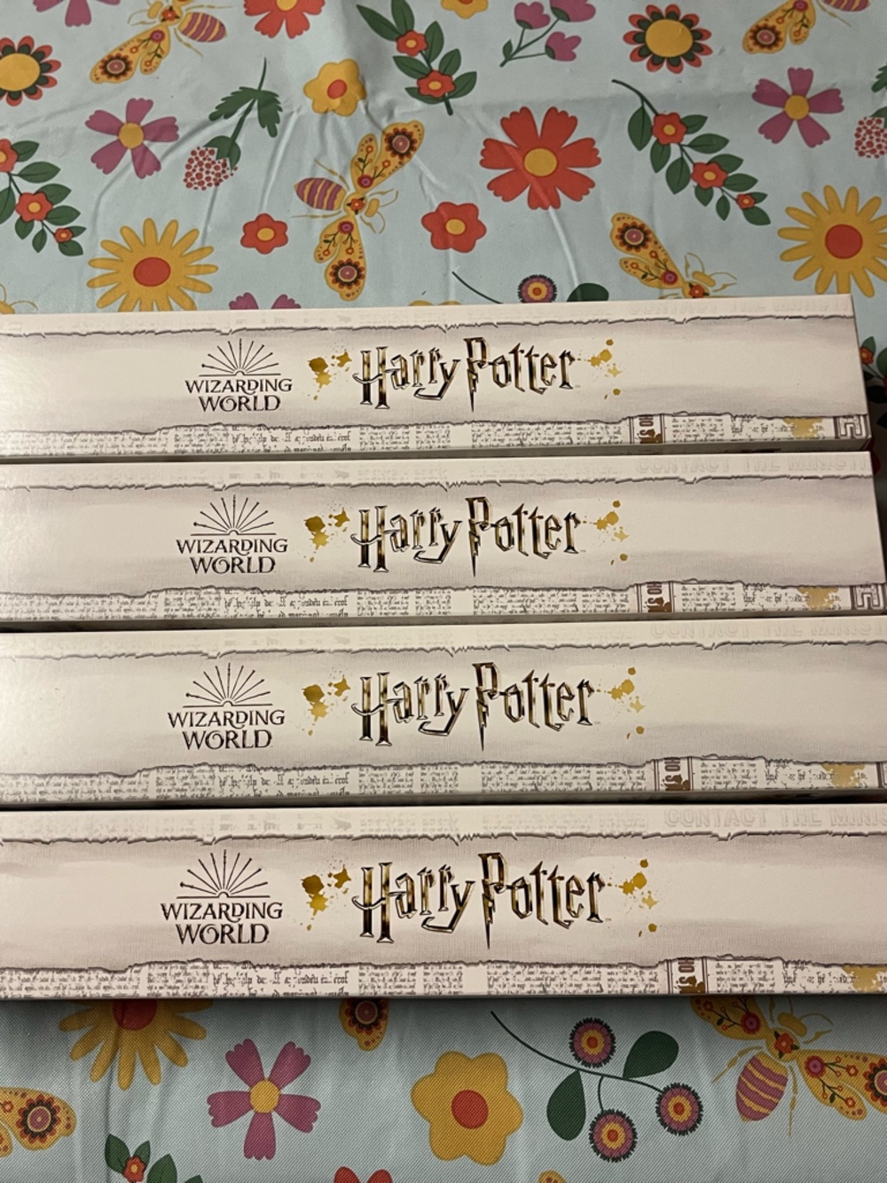 Harry Potter Wizarding World White & Gold Wand Box Set